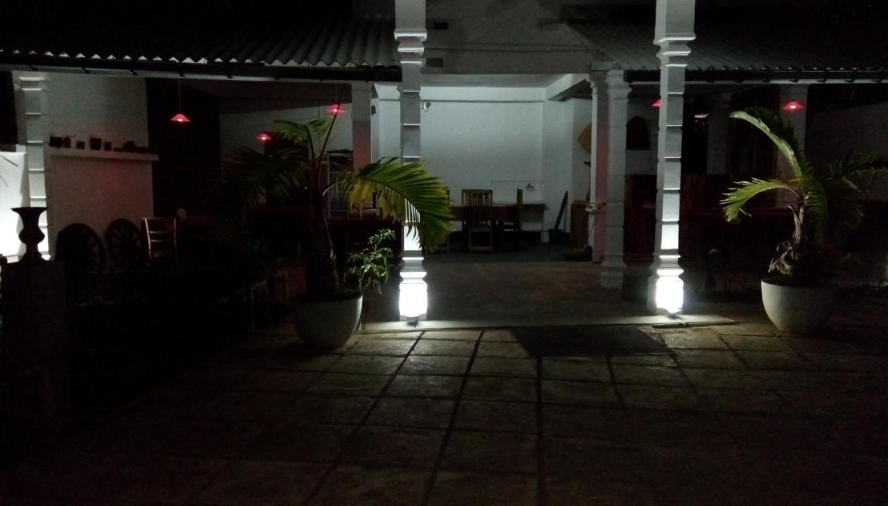 Cacao Hotel Katunayaka Exterior foto